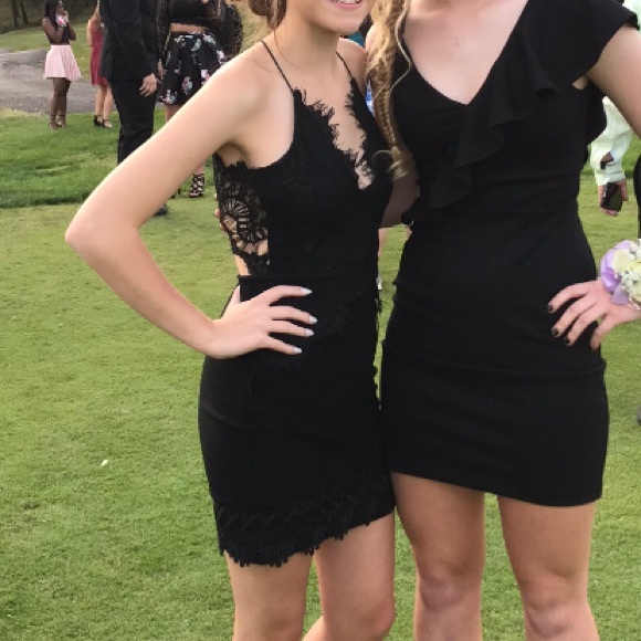 Black dress - Picture 2 of 3